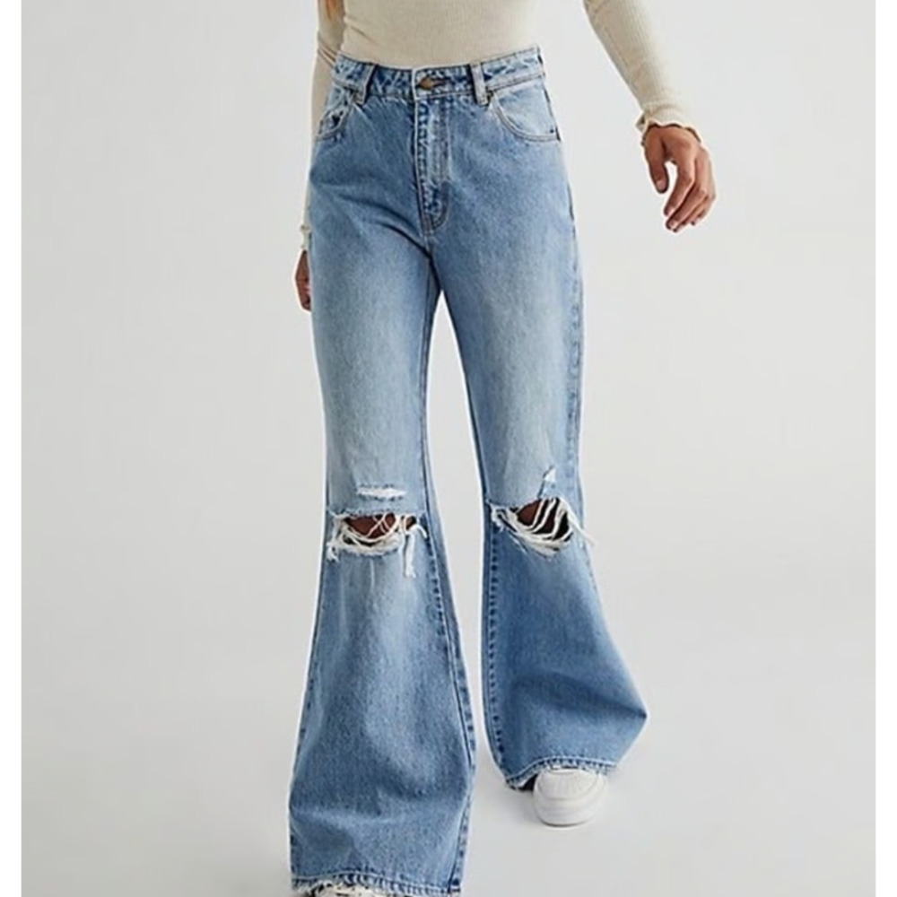 ROLLA’S Eastcost Flare Jeans High Rise Distressed Ripped Knee Light Wash Blue